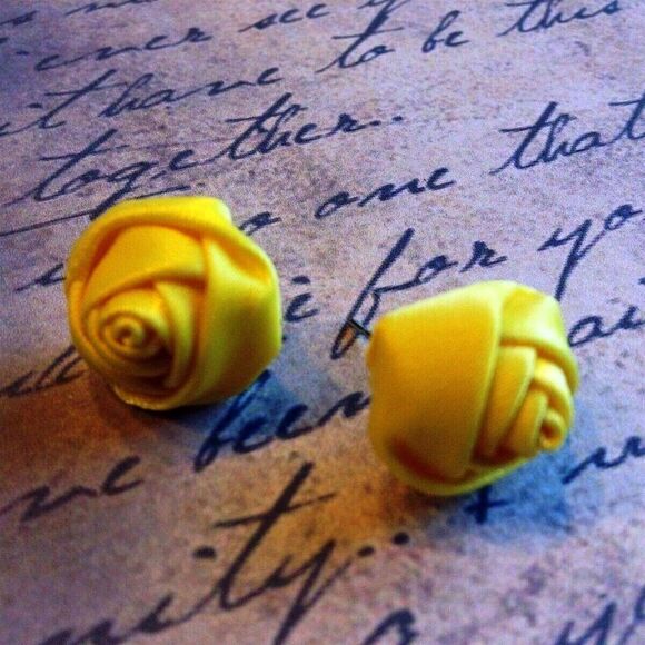 Handmade Satin Rose Retro Victorian Fabric Stud Earrings Yellow - Picture 1 of 1